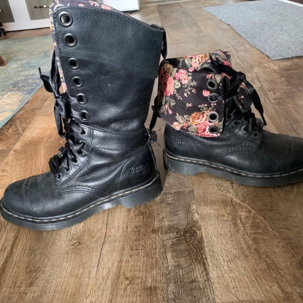 Dr. Marten's size 7, 12 eye boots